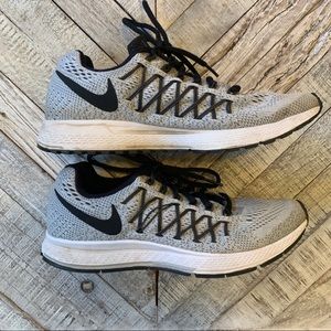 Nike Zoom Pegasus 32, Light Gray and Black
